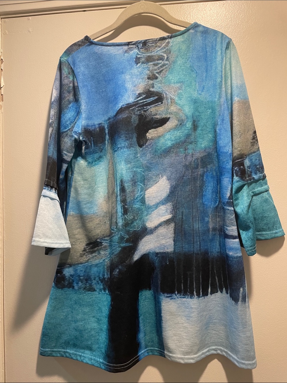 Damee Multicolored Abstract Patchwork Cool Detail and Angled Front Pocket Tunic - Picture 9 of 10